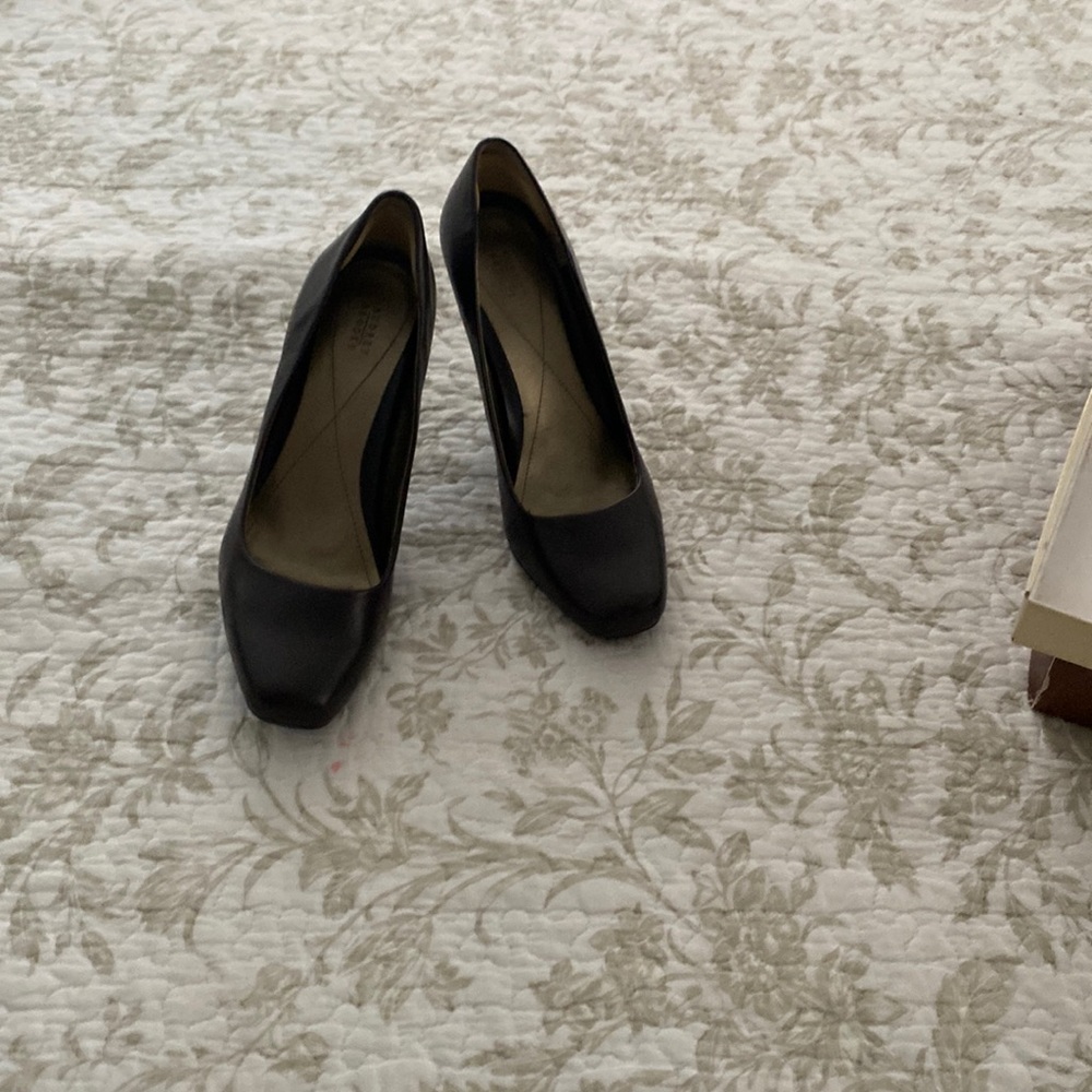 Expressing Audrey Brooks shoes with box  Worn twice